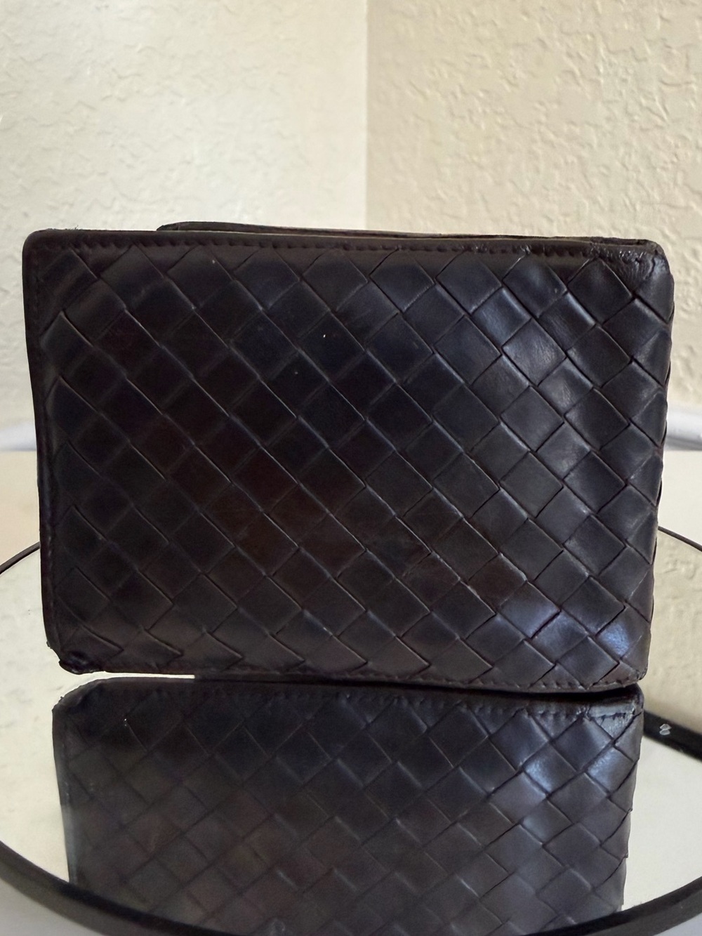 Bottega Veneta Men's Intrecciato Woven Leather Bifold Wallet Dark Brown - Picture 4 of 15
